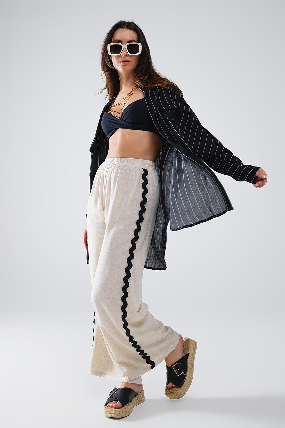 Linen Contrast Scallop Trim Pants in Beige Q2